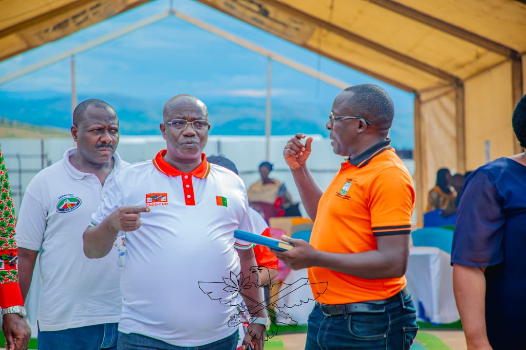 Burundi _ Solidarité: Les Bagumyabanga initient un élan de solidarité en collectant plus de 74 tonnes de vivres destinés aux réfugiés congolais de Busuma